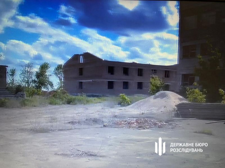 Предпринимателям за хищение миллионов на строительстве казарм в Мариуполе грозит тюрьма