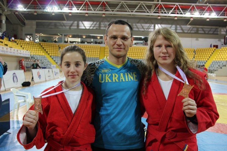 Спортсменки из Донбасса взяли медали на Чемпионате мира по самбо