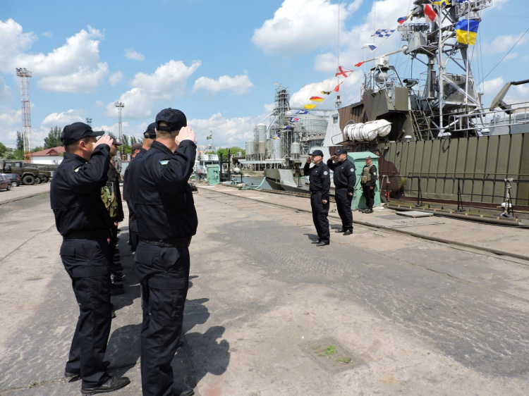 В Мариуполе свое 35-летие отметил сторожевой корабль «Донбасс» (ФОТО)