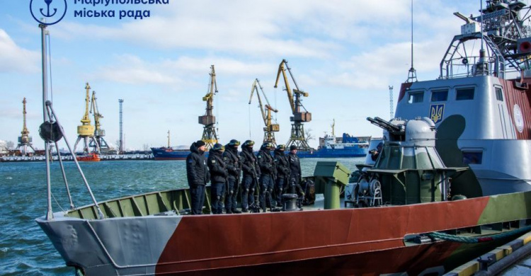 Дмитрий Разумков в Мариуполе наградил морских пограничников (ФОТО)