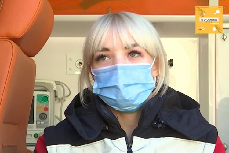 Спасти миллионы жизней: скорые Фонда Рината Ахметова помогают украинским врачам