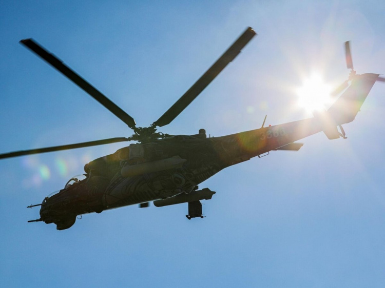 Росіяни розміщують бойову авіацію на «Азовсталі» - що відбувається у Маріуполі