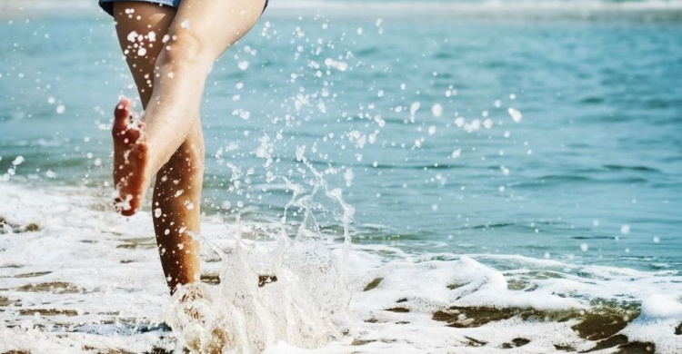 Шестнадцатилетняя мариупольчанка «подшофе» травмировала ногу на пляже