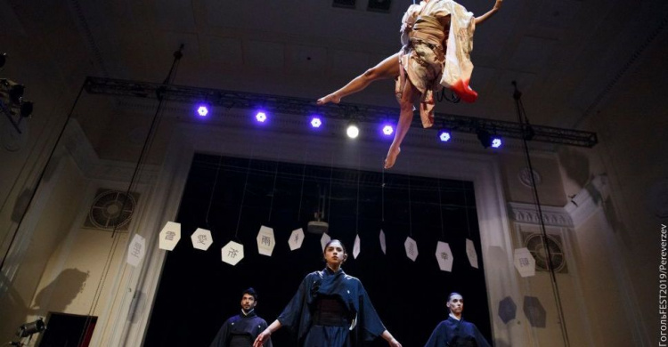 Танец в воздухе: мариупольцам представили балет с самурайским духом (ФОТО)
