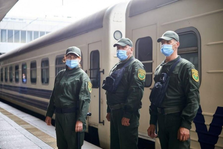 В поезде «Мариуполь-Киев» появилась круглосуточная охрана