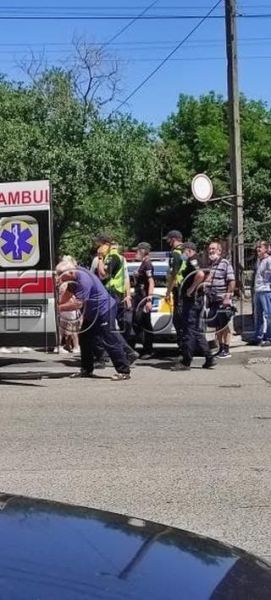 В центре Мариуполя автомобиль сбил ребенка: водитель скрылся (ДОПОЛНЕНО)