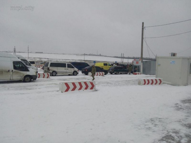 Стала известна ситуация на междугородних трассах и КПВВ Донбасса (ФОТО)