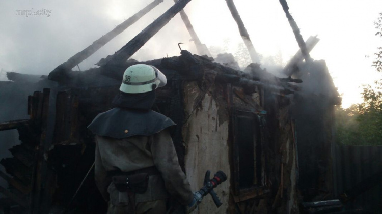 На Донетчине в своем доме сгорели мужчина и женщина (ФОТО)