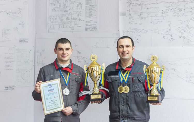 Мариупольские металлурги завоевали призовые места на всеукраинском конкурсе сварщиков