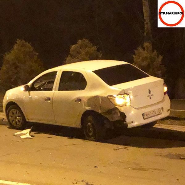 В Мариуполе от столкновения перевернулся автомобиль (ФОТО+ВИДЕО)