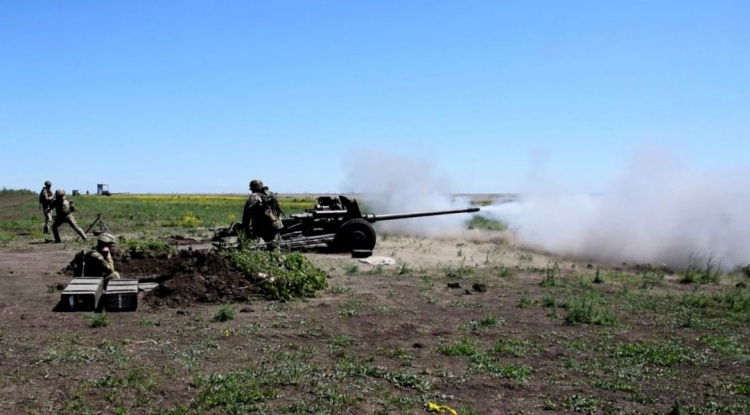 Под Мариуполем артиллеристы с помощью аэроразведки уничтожали цели (ФОТО+ВИДЕО)