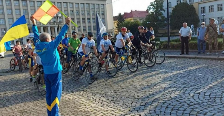 Стартовал велопробег ветеранов через всю страну: финальной точкой станет Мариуполь
