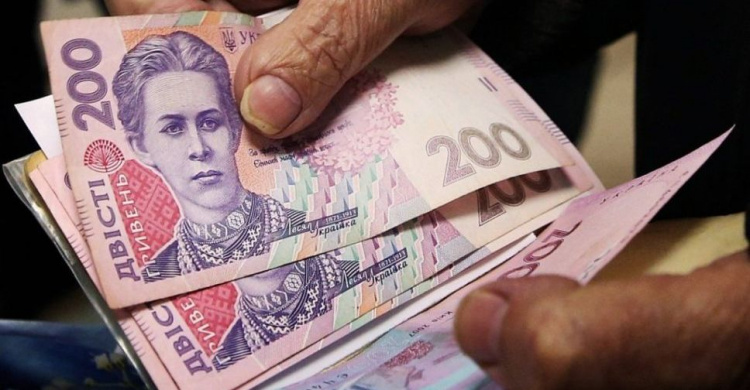 Минимальную пенсию поднимут до трех тысяч гривен: кого из украинцев коснется повышение?