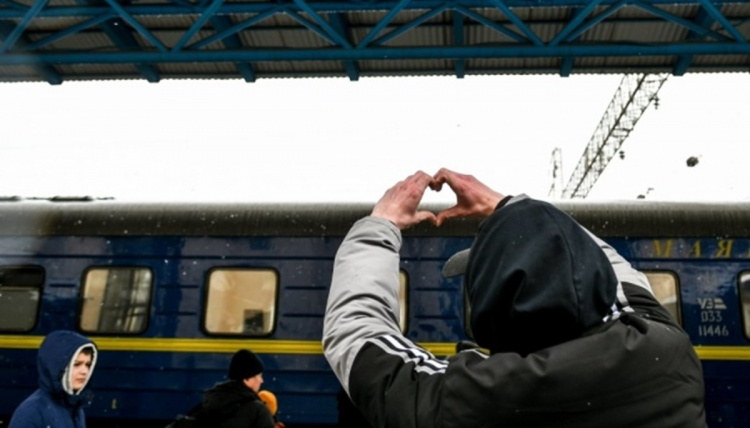 Цивільних на Донеччині закликають евакуюватися: як виїхати безкоштовним потягом у січні
