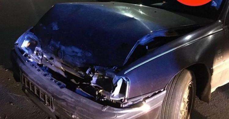 Водитель разбил чужой автомобиль и снес мусорный бак в Мариуполе (ДОПОЛНЕНО)