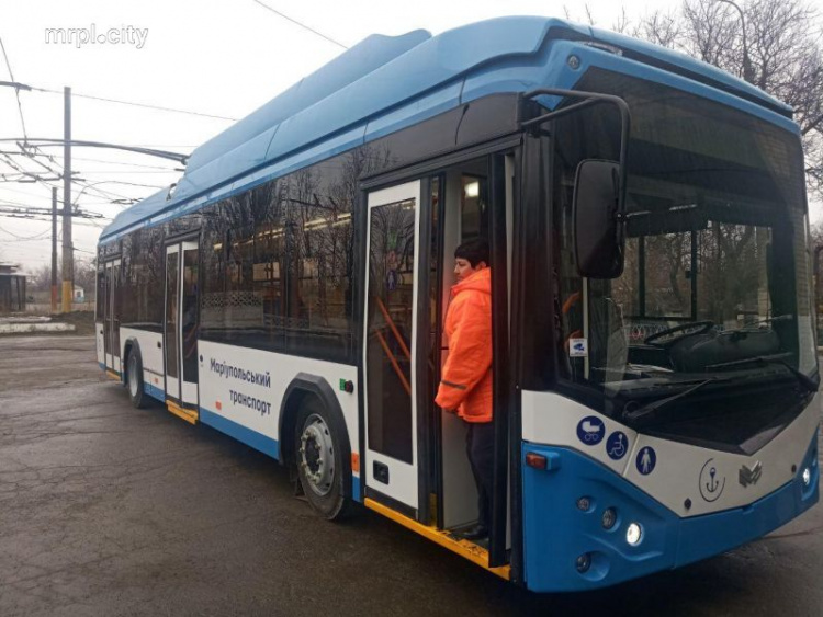 Первые троллейбусы уже в Мариуполе: когда транспорт выйдет на улицы города? (ФОТО)