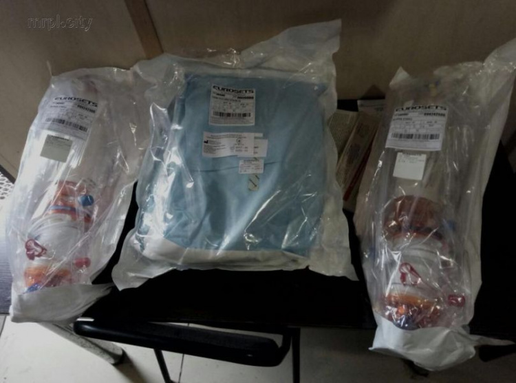 Через КПВВ на Донетчине пытались провезти медоборудование на сумму 33 000 гривен (ФОТОФАКТ)