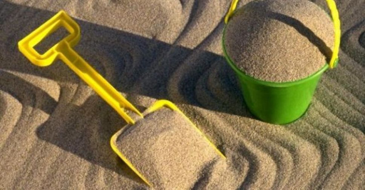 Быть или не быть службе по уборке песка на пляжах Мариуполя?