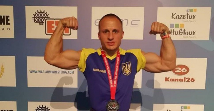 Мариуполец взял «серебро» на чемпионате мира по армрестлингу (ФОТО)