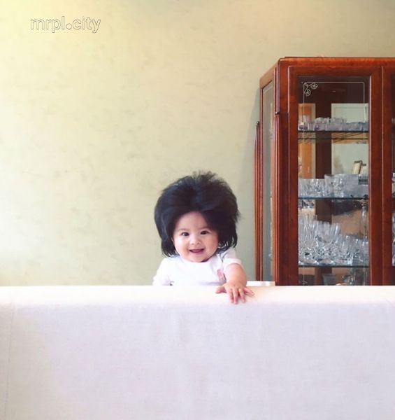 Маленькая девочка покорила Сеть длинными волосами (ФОТО)