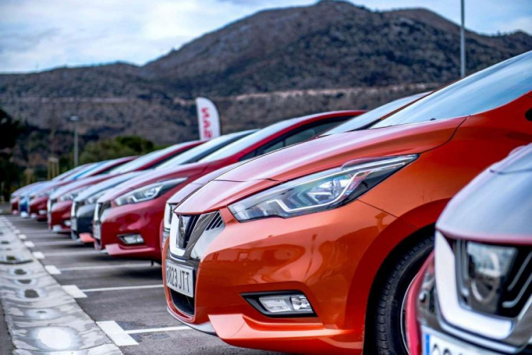 Налог на «элитность»: владельцам каких автомобилей в Мариуполе придется платить?