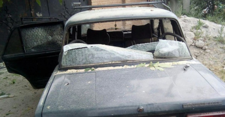 В Донбассе новый обстрел жилых кварталов. Разрушены дома (ФОТО)