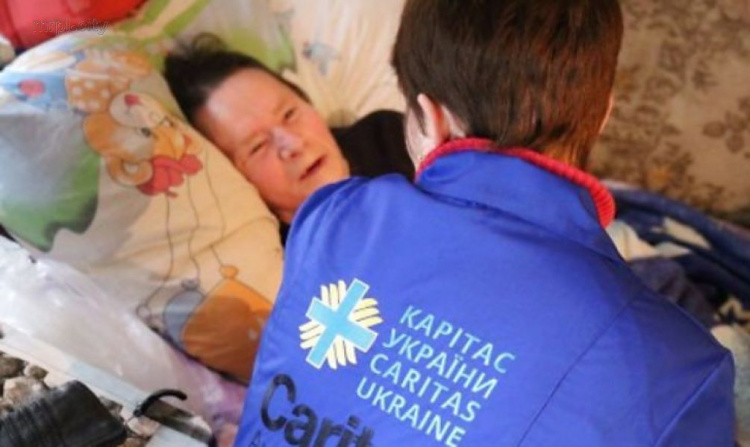 В Донецкой области 24 волонтера будут ухаживать за одинокими людьми (ФОТО)