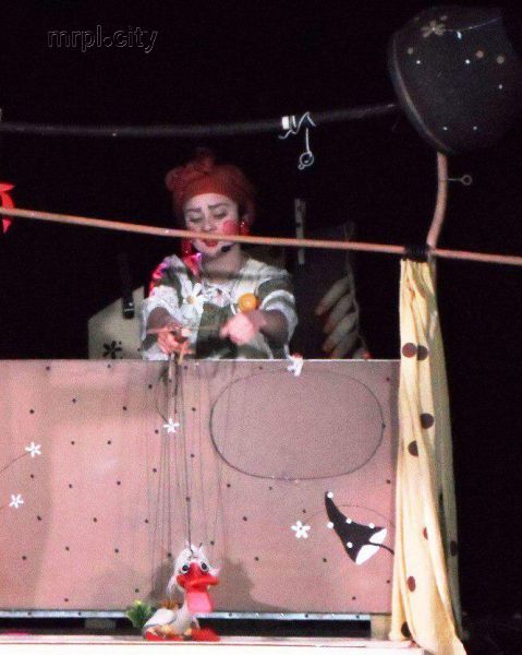 «ГогольFest» для детей: в Мариуполе выступил столичный Театр марионеток (ФОТО)