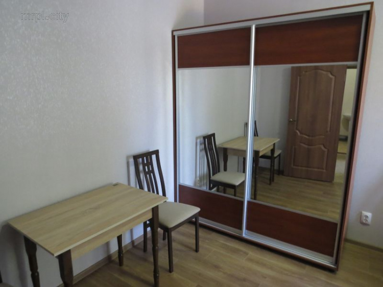 Для переселенцев в Мариуполе подготовили комфортабельные квартиры с мебелью и быттехникой (ФОТО)
