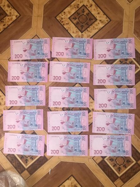 Организованная группировка в Мариуполе «прессовала» таксистов и вымогала деньги (ФОТО)