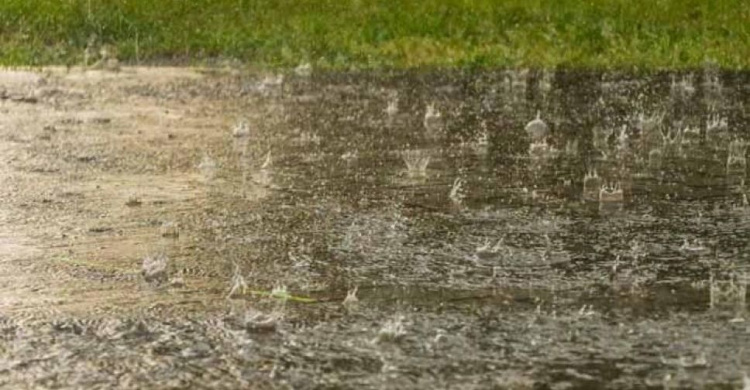 Грозовой фронт: мариупольцы встретят август с дождем