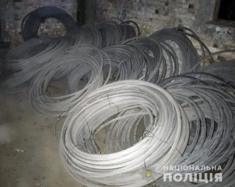 Грабители похитили под Мариуполем почти километр кабеля на миллион гривен (ФОТО)