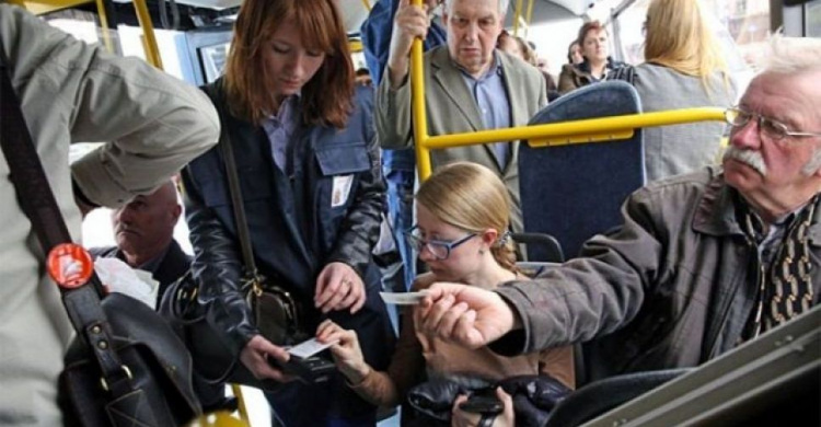 Проезд в трамвае за 140 грн: в Мариуполе штрафуют «зайцев»