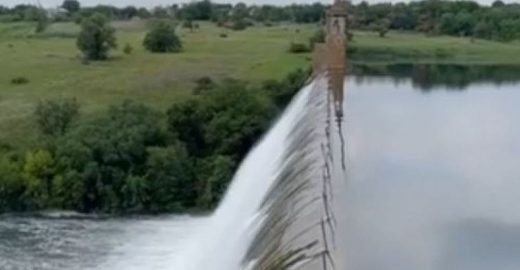 Уровень воды в водохранилище под Мариуполем выше допустимого. Есть ли опасность для населения?