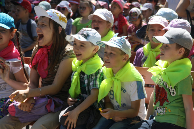 В Мариуполе в пришкольных лагерях проведут образовательный веб-квест с призами (ФОТО)