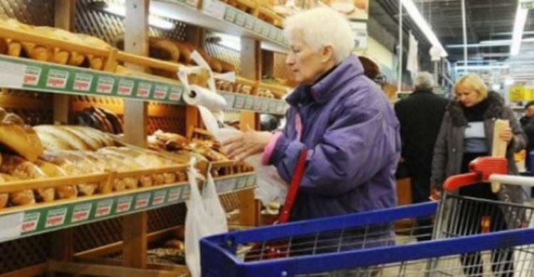 В Мариуполе потребительская корзина дорожает, а пенсионеры «исчезают»