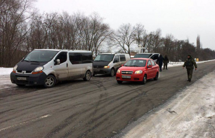 Вблизи контрольного пункта на Донетчине обнаружили 8 незаконных перевозчиков
