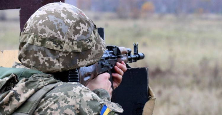 Сутки в ООС: 18 обстрелов и потери украинских военных