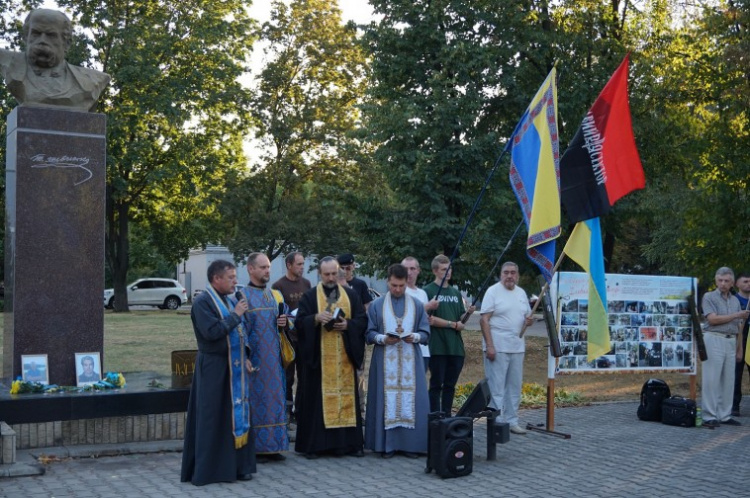 Жители Краматорска провели митинг в память о погибших в Иловайском котле