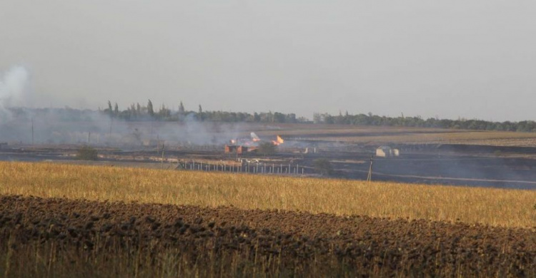 Пожар на складе боеприпасов в Приазовье продолжается: Новоянисоль отключили от газа (ФОТО)