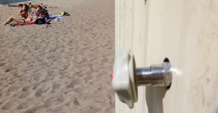 Мариупольские вандалы покуражились на европляже. Повреждено новое оборудование (ФОТОФАКТ)