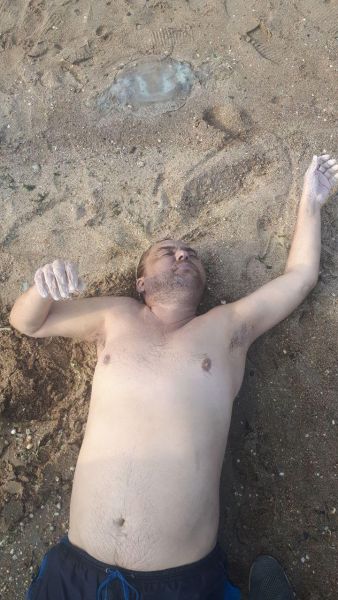 Мариупольцев просят опознать личность утонувшего мужчины (ФОТО 18+)