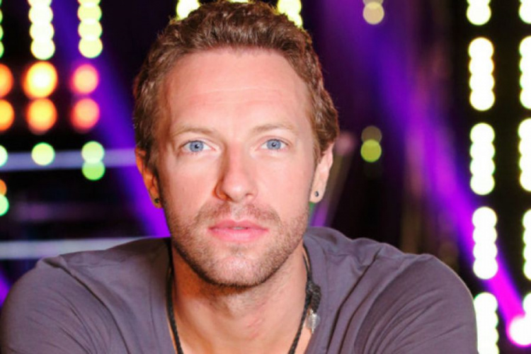 Солист группы Coldplay дал онлайн-концерт, не выходя из дома (ВИДЕО)