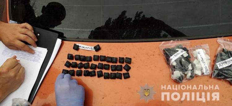 Мариуполец оставил более тысячи «закладок» с наркотиками по всему городу