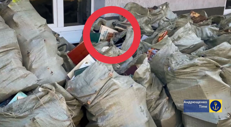 В окупованому Маріуполі знищують українські книги - під заборону потрапила Леся Українка