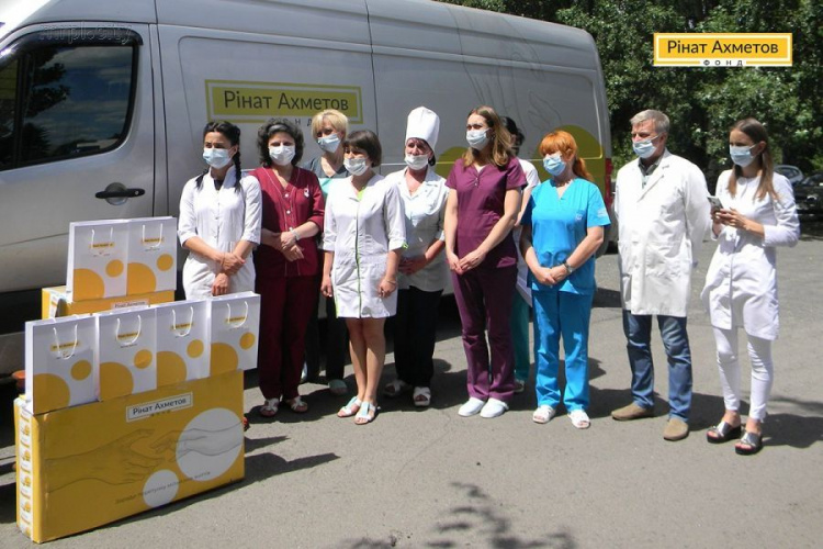 Фонд Рината Ахметова передал Донецкой области современную медтехнику для спасения жизней