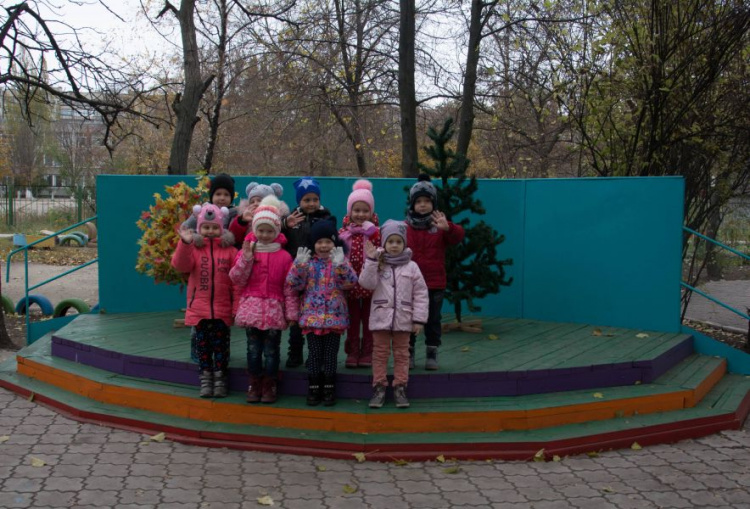 Детский сад в Мариуполе выиграл 33 тысячи гривен на ремонт сцены (ФОТО)