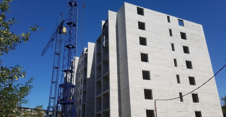 В центре Мариуполя строится девятиэтажка для сотрудников СБУ (ФОТОФАКТ)