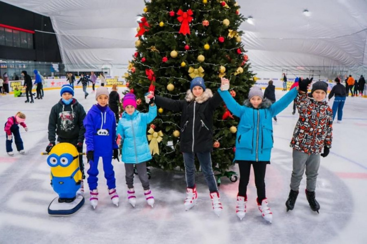 Самые зимние развлечения: несколько причин провести новогодние праздники в Mariupol Ice Center