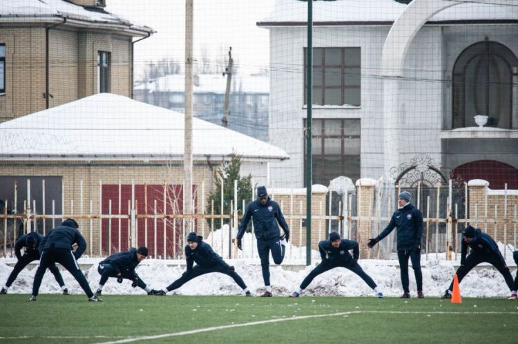 Мариупольские футболисты готовятся к сборам в Турции (ФОТО+ВИДЕО)